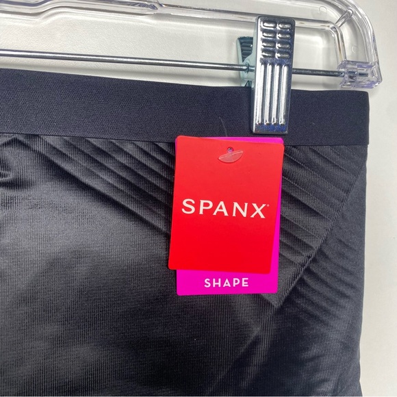 SPANX Thinstincts 2.0 Brief NWT - Picture 4 of 5